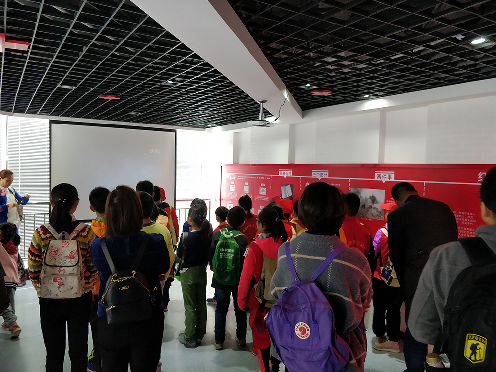 2.学习红十字运动知识.jpg