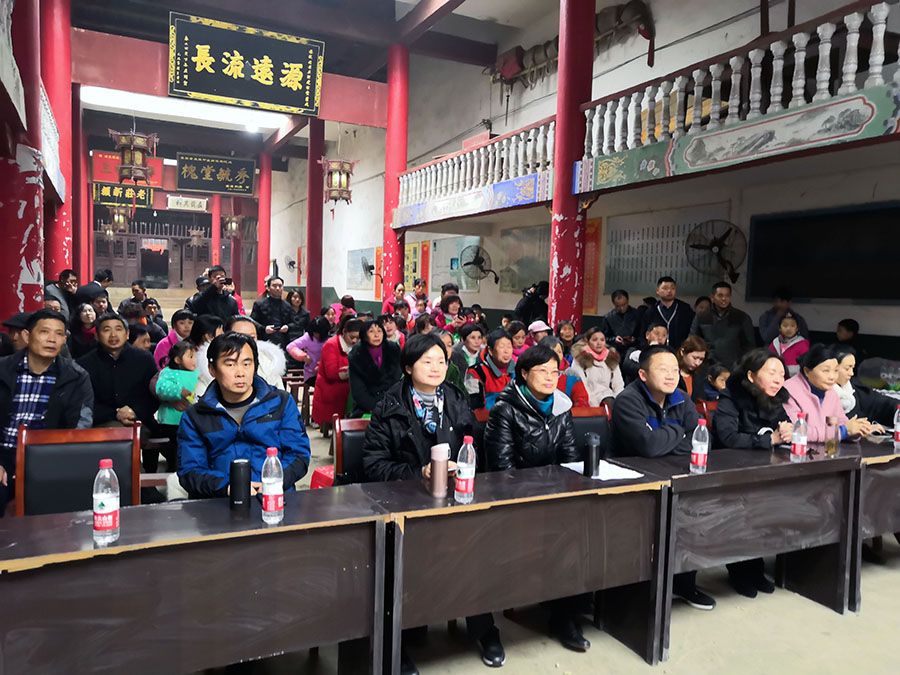 1-30日 黄石红会送文化到扶贫村照片.jpg