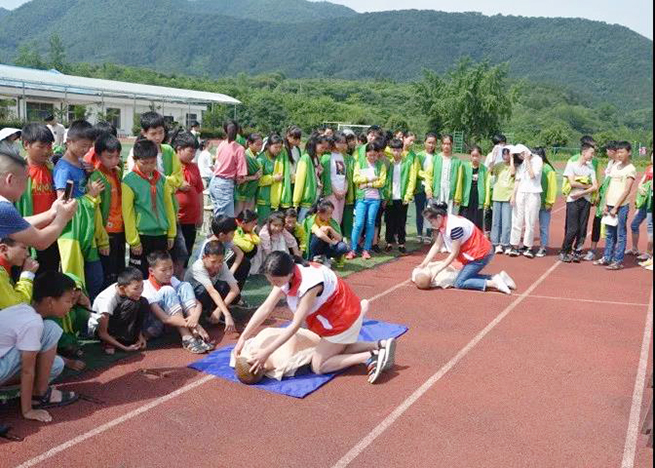 绿林中小学2.jpg